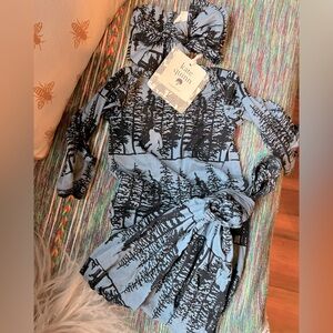 Kate Quinn Sasquatch knotted gown and matching bow